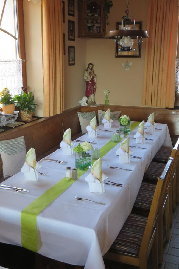 מלון נויקירשן ביים הייליגן בלוט Kolmsteiner Hof מראה חיצוני תמונה